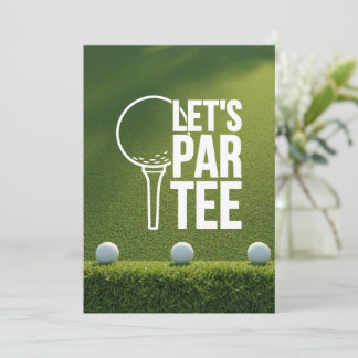 Golf lässt Abschlag Golfball auf grünem Gras Einladung