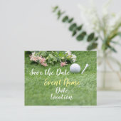 Golf mit Blume auf grünem Gras Save the Date Postkarte (Stehend Vorderseite)