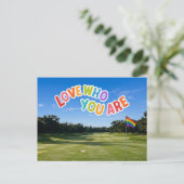 Golf Pride auf Golfplatz regenbogenfarbenem Thema Postkarte (Stehend Vorderseite)