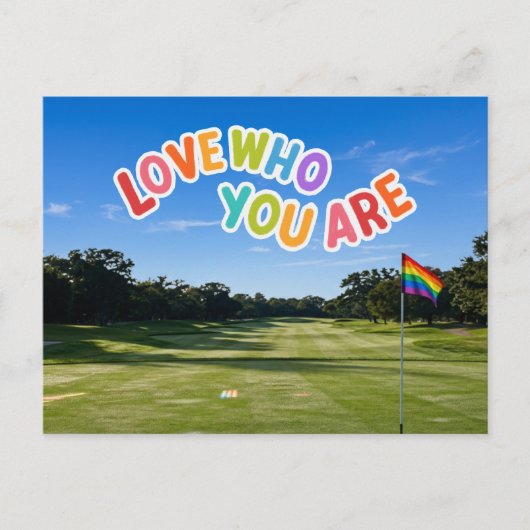 Golf Pride auf Golfplatz regenbogenfarbenem Thema Postkarte (Vorderseite)