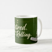 Golf-Ruhestand auf grünem Grund Kaffeetasse (VorderseiteRechts)