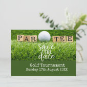 Golf Save the Date mit Golfball auf Grün Einladung (Stehend Vorderseite)