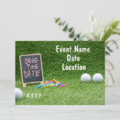 Golf Save the Date mit Schild und Golfball und Tee Einladung (Stehend Vorderseite)