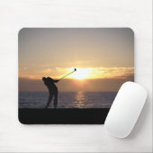 Golf spielen bei Sonnenuntergang Mousepad (Mit Mouse)