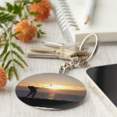 Golf spielen bei Sonnenuntergang Schlüsselanhänger (Seite)