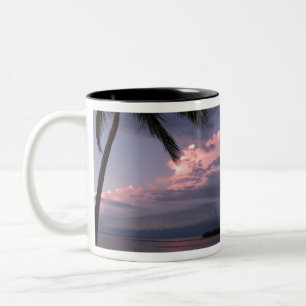 Golf Sunset mit lila Wolken Zweifarbige Tasse