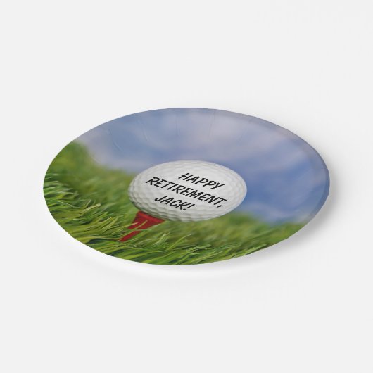 Golfball auf Abschlag für Party Pappteller (Schrägansicht)