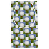 Golfball auf Abschlag Kleine Geschenktüte (Rückseite)