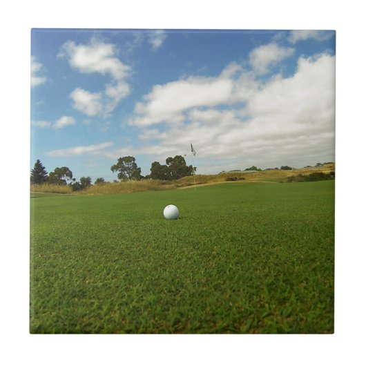 Golfball auf dem Grün, Fliese (Vorderseite)