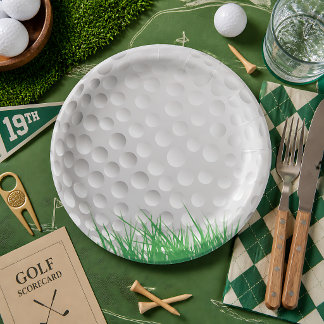 Golfball auf Gras Pappteller