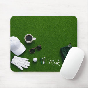 Golfball auf Grün bereit zum Abschlag Mousepad
