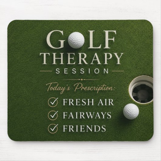 Golfball auf grünem Golfplatz Mousepad (Vorne)