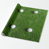 Golfball auf grünem Gras Geschenkpapier (Ungerollt)