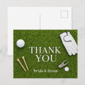 Golfball auf grünem Gras Postkarte (Vorne/Hinten)