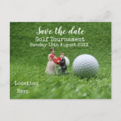 Golfball auf grüner Save the Date golfer Hochzeit Ankündigungspostkarte (Vorderseite)