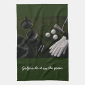 Golfball auf Putting Green Geschirrtuch (Vertikal)