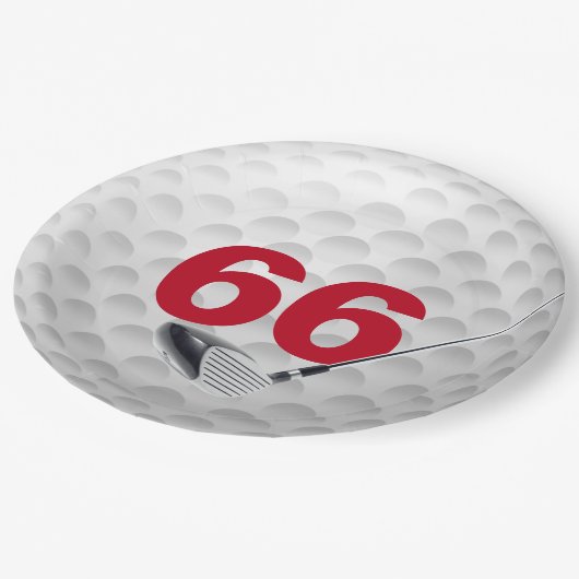 Golfball-Design 66. Geburtstag Pappteller (Schrägansicht)
