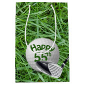 Golfball im Gras 55. Geburtstag Mittlere Geschenkt Geschenktüte (Vorderseite)