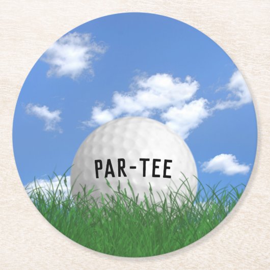 Golfball im Gras Runder Pappuntersetzer (Vorderseite)