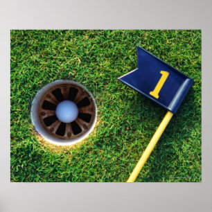Golfball im Loch Poster
