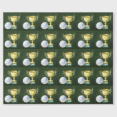 Golfball mit goldener Tasse auf grünem Gras Geschenkpapier (Flach)