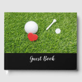 Golfball mit Tee und rotem Herz auf grüner Hochzei Gästebuch (Vorderseite)