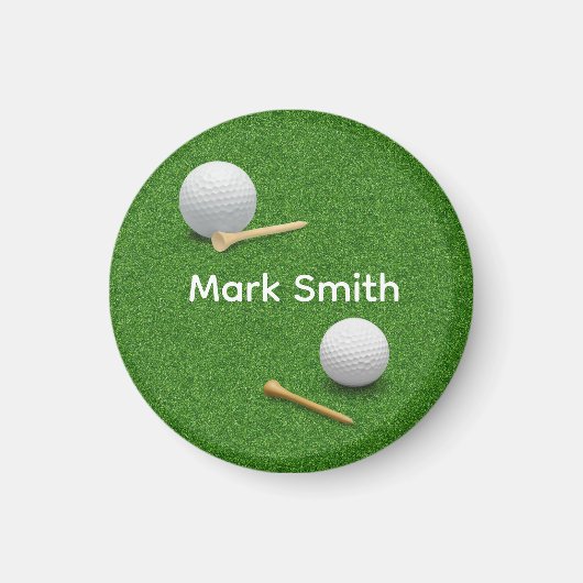 Golfball und Tee auf grünem Gras Knopf Magnet (Vorne)