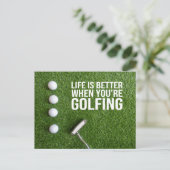 Golfbälle auf grünem Gras für Golfer Postkarte (Stehend Vorderseite)