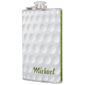 Golfballstruktur. Für Golfer. Grünes Gras. Funny Flachmann (Links)