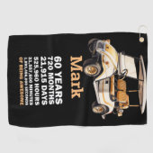 Golfer 60. Geburtstag mit Golfwagen Golfhandtuch (Horizontal)