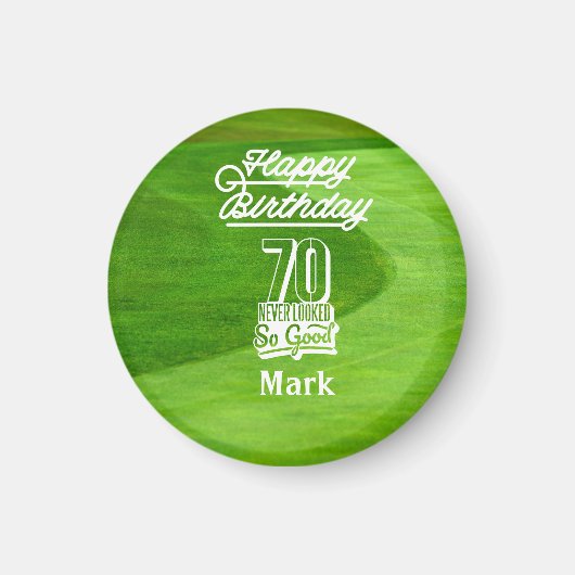 Golfer auf grünem Gras zum 70. GolfGeburtstag Magnet (Vorne)