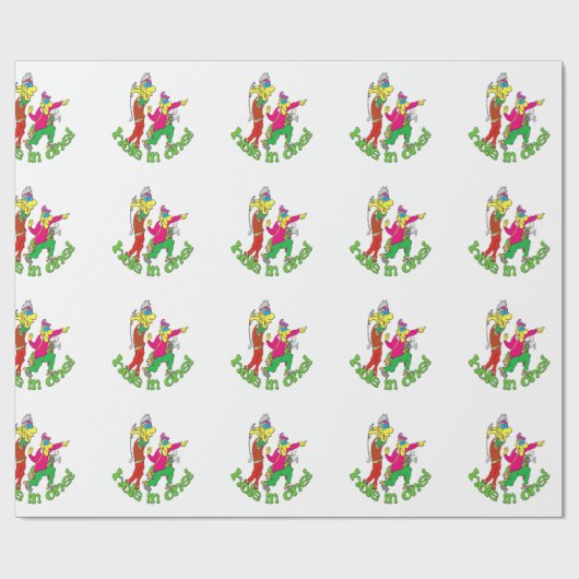 Golfer bekommt ein Loch in einem Geschenkpapier (Flach)