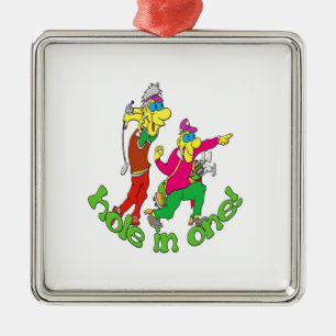 Golfer bekommt ein Loch in einem Ornament Aus Metall