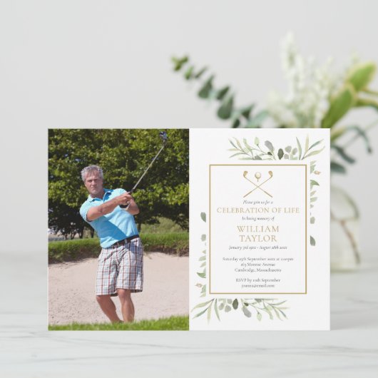 Golfer Greenery Celebration of Life Foto Einladung (Stehend Vorderseite)