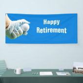 Golfer Hand hält Golfball auf blauem Banner (Messe)