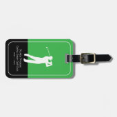 Golfer Mann mit Golfschläger Elegant Grün Gepäckanhänger (Vorderseite horizontal)