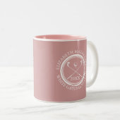 Golfer und Clubname Datum Dusty Rose Rosa Zweifarbige Tasse (VorderseiteRechts)