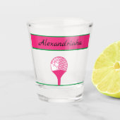 Golfername der Frau Pink Golf Ball auf dem T-Shirt Schnapsglas (Vorderseite)