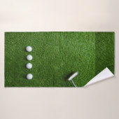 Golfgrün mit Golfbällen Badehandtuch (Badehandtuch)