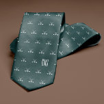 Golfklubs Mit Monogramm Dunkelgrün Krawatte<br><div class="desc">Golfschläger auf dunkelgrünem Hintergrund. Personalisieren Sie mit einem Monogramm,  um das perfekte aus einem freundlichen Geschenk zu machen. Suchen Sie eine andere Farbe? Kein Problem! Klicken Sie einfach auf die Schaltfläche "Anpassen" und wählen Sie die Hintergrundfarbe Ihrer Wahl aus.</div>