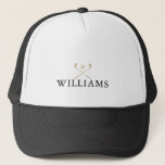 Golfklubs mit Personalisiertem Namen in Schwarz un Truckerkappe<br><div class="desc">Personalisieren Sie den Namen in klassischer Typografie,  um ein einzigartiges Golfgeschenk zu schaffen und für jeden Golfer zu behalten. Entwickelt von Thisisnotme©</div>