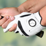 Golfklubs mit Personalisiertem und schwarzem Namen Golfhandschuh<br><div class="desc">Personalisieren Sie den Namen in klassischer Typografie,  um ein einzigartiges Golfgeschenk zu schaffen und für jeden Golfer zu behalten. Entwickelt von Thisisnotme©</div>