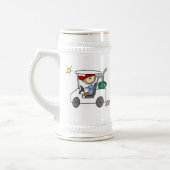 Golfspieler im Golfwagen Bierglas (Links)