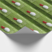Golftag mit Liebe-Golfball auf Grün Geschenkpapier (Ecke)