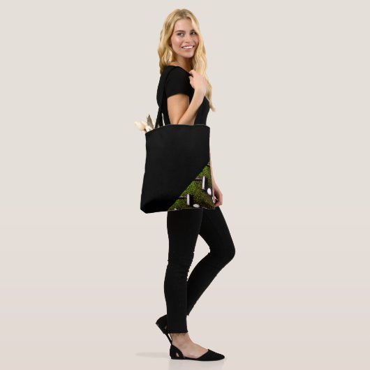 Golftasche mit Golfball und Putter Tasche (Am Model)