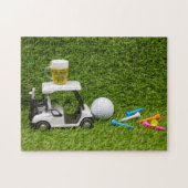 Golfwagen mit Bier und Golf Tee auf Grün Puzzle (Horizontal)
