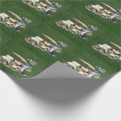 Golfwagen mit Golftasche auf grünem Rasen Geschenkpapier (Ecke)