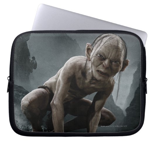 GOLLUM™ auf einem Felsen Laptopschutzhülle (Vorderseite)