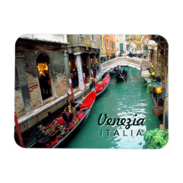 Gondeln auf einem kleinen Kanal in Venedig Magnet