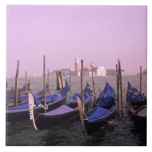 Gondeln für Touristen in Venedig Italien Fliese (Vorderseite)